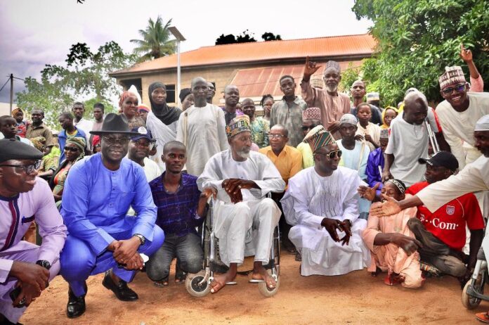2024 WHD: Humanitarian Aid Workers And Institutions Rewarded; IDPS Receive Cash, Food And Non- Food Items - Enitan