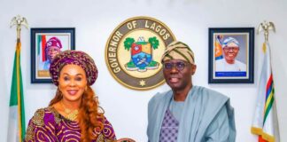 Honourable Minister of Women Affairs Barrister (Mrs) Uju Kennedy-Ohanenye receiving a Souvenir from the Lagos State Governor, His Excellency, Babajide Sanwo-Olu during the visit