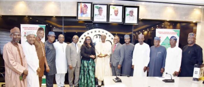 Housing Minister Supports CIoD on Corporate Governance