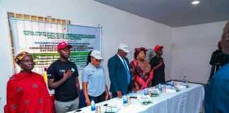 Members of the high table at the event (1st Right) Deputy Director overseeing the Office of the Director Social Development, FMHAPA Peter Audu , 2nd Right, SSA to the President on Humanitarian Affairs and Poverty Alleviation Hon. Delu Bulus Yakubu, Rep. Of the Permanent Secretary of the Ministry Odii Ndubuisi Barry, National Secretary Solidarity Empowerment Club Precious Jeje, Program Director Solidarity Empowerment Club and Woman leader, Karu Community