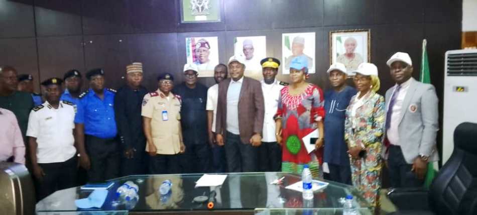 Group Photograph: Commemorating 2024 World Trauma Day. Officials of the Federal Ministry of Health & Social Welfare with Representatives of Government Agencies and NGO's.