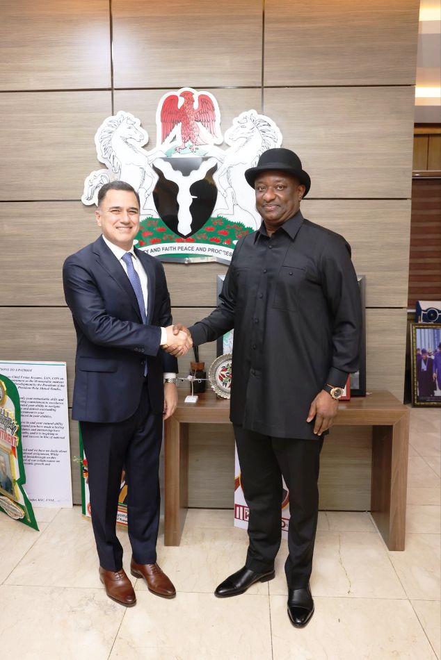 BASA AGreements R-L: Hon. Minister of Aviation and Aerospace Development Festus Keyamo, SAN in a handshake with Brazilian Ambassador to Nigeria, Carlos Garcete during a courtesy visit to the Ministry.