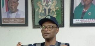 The Permanent Secretary, Federal Ministry of Youth Development , Mr. Olubunmi Olusanya launched the PMS Vest to the Management Staff of the Ministry.
