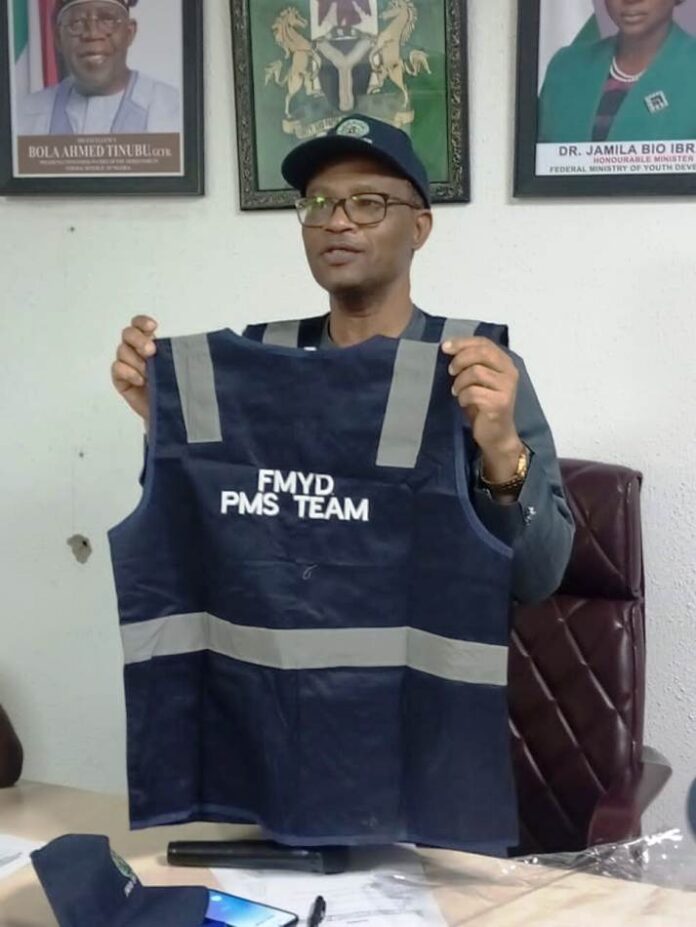 Ministry of youth signs contract for performance Management system (PMS)1 The Permanent Secretary, Federal Ministry of Youth Development , Mr. Olubunmi Olusanya launched the PMS Vest to the Management Staff of the Ministry.