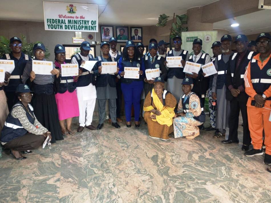 The Permanent Secretary, Mr. Olubunmi Olusanya, FMYD, in a group photograph with the Management Staff and PMS Champions of the Ministry, during the contracts signing ceremony of the PMS, held on Thursday, 3rd October 2024.