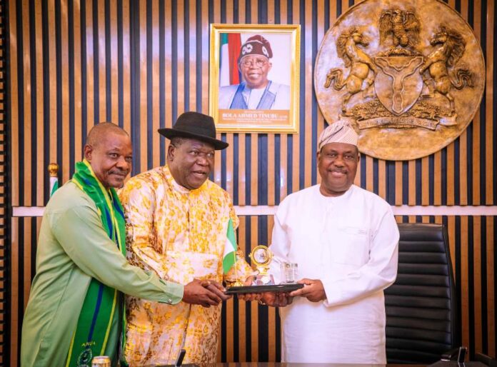 SGF09 Secretary to the Government of the Federation, Sen. George Akume, fnim, CON, receives in audience a delegation of Conference of Alumni Association of Nigeria Universities (CAANU) led by its President, Prof. Yakubu Aboki Ochefu, on Wednesday, 9th October, 2024 in Abuja.