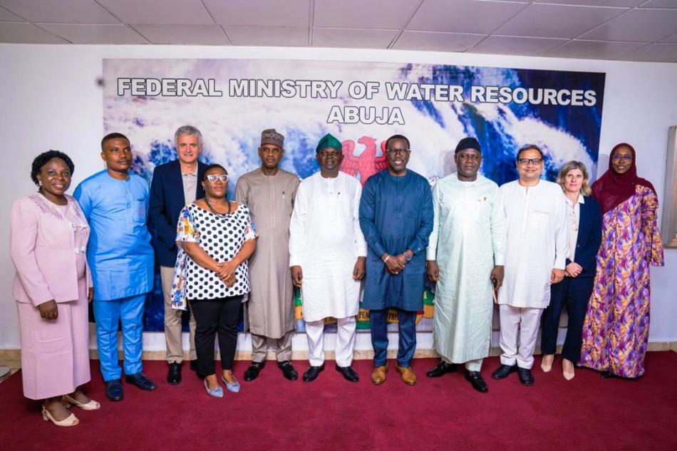 Group photograph of the Honourable Ministers, the Permanent Secretary and the World Bank Team