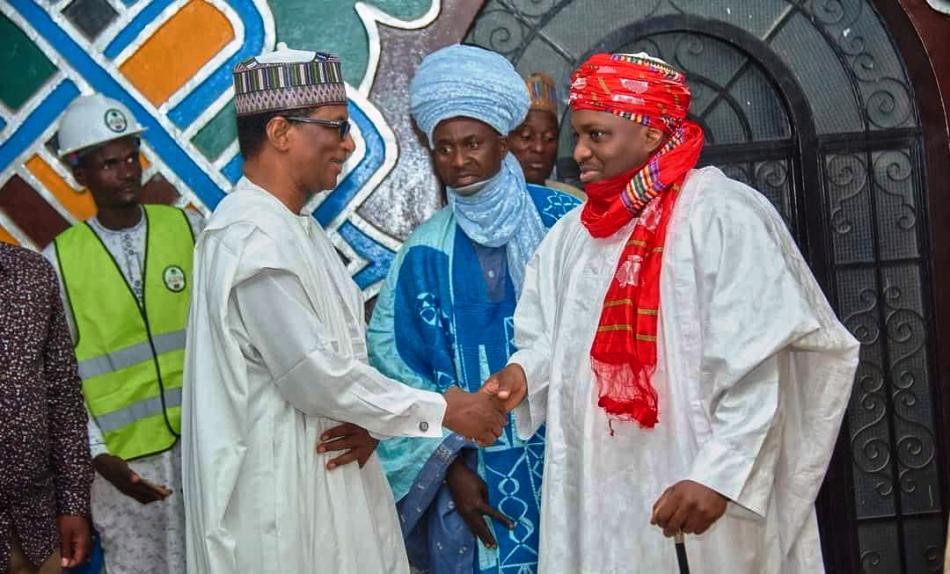 DG and the Emir in a handshake