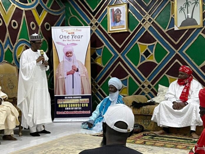 DG, NAGGW,Saleh Abubakar, MFR making his speech at the palace