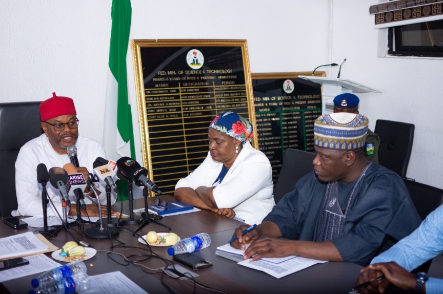 Hon. Minister of Innovation, Science and Technology, Chief Uche Geoffrey Nnaji (left) Permanent Secretary of the Ministry, Mrs. Esuabana Nko Asanye (middle) and President, Nutrition Society of Nigeria Prof. Salisu Maiwada Abubakar (right) at the Signing of Memorandum of Understanding (Mou) Between the Ministry and Grand Challenge Nigeria (GCNg) today in Abuja.