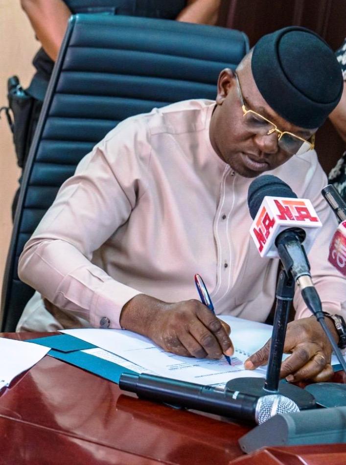 The Honourable Minister of Water Resources and Sanitation Engr. Prof. Joseph Terlumun Utsev, signing the Memorandum of Understanding on the implementation of the SPIN Project between the Ministry of Water Resources and Sanitation and the Ministry of Power.