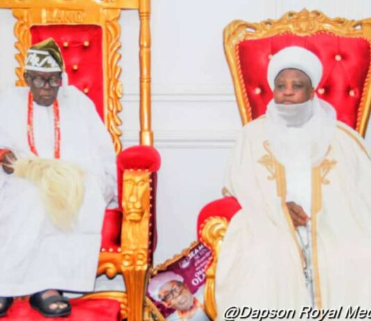 (L) The Olubadan of Ibadanland, His Imperial Majesty, Oba Akinloye Owolabi Olakunlehin, Ige Olakulehin 1 plays host to Sultan of Sokoto, Alhaji Muhammad Sa’ad Abubakar