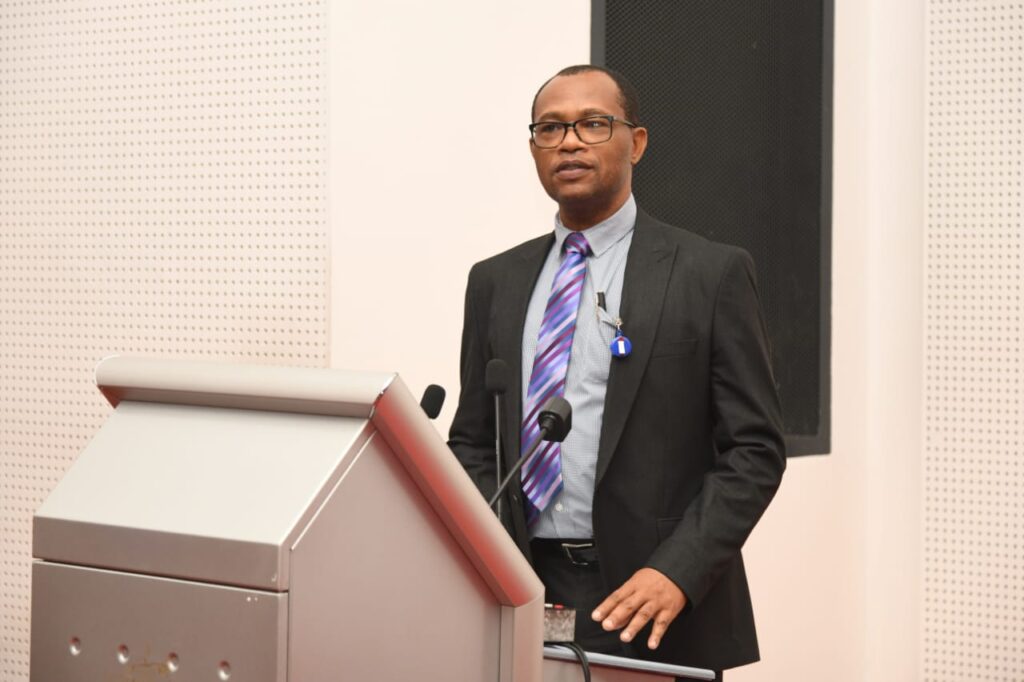 The Honourable Minister, Federal Ministry of Youth Development, Comrade Ayodele Olawande, represented by the Permanent Secretary of the Ministry, Mr. Olubunmi Olusanya addressing the parliamentarians during the Valedictory Session of the 5th Nigerian Youth Parliament.