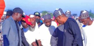 Zulum Shares Tinubu's 100 Trucks Of Grains in Borno Community
