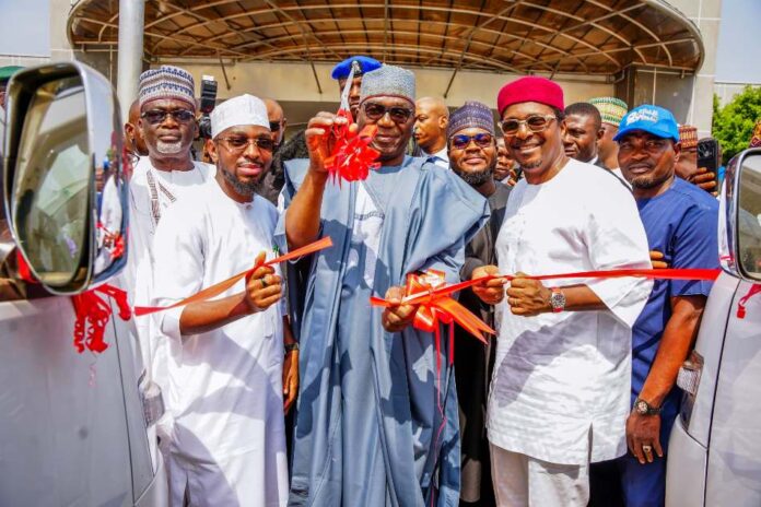 L-R: Adviser (Political) Hon. Abdulwahab Agbaje; Commissioner for Works and Transport Hon. Abdulquawiy Olododo; Kwara State Governor Abdulrahman Abdulrazaq; CEO Rolling Energy Mubarak Danbatta; and Vice Chairman Presidential Compressed Natural Gas Initiative (PCNGi) Toyin Zubair; during the handing over of 20 CNG buses and 20 tricycles to the Kwara State Government, in Ilorin, on Tuesday.