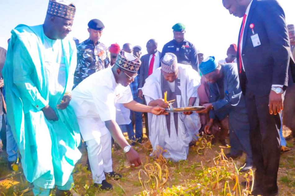 3rd Left, Honourable Minister of State Federal Ministry of Humanitarian Affairs and Poverty Reduction Hon Dr Yusuf Tanko Sununu, 2nd left, Honourable Federal Commissioner National Commission for Refugees Migrants and Internally Displaced Persons Tijani Aliyu Ahmed, 1st left, Consultant of Renewed Hope Agricultural Empowerment Project REHAEPI project Chief Samuel Pukat and other dignitaries participating in the harvesting of beans at the REHAEPI farm at KWALL Bassa Local government area, Plateau State on Tuesday 3rd December 2024