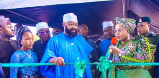 Honourable Minister of Women Affairs, Hajiya Imaan Sulaiman-Ibrahim commissioning the World Bank Sponsored Nassara Izom 2 Women Rice Processsing Factory under the Nigeria For Women Project (NFWP) in Gwachipe, Gurara Local Government Area of Niger State. To her right is the State Governor, Mohammed Umaru Bago