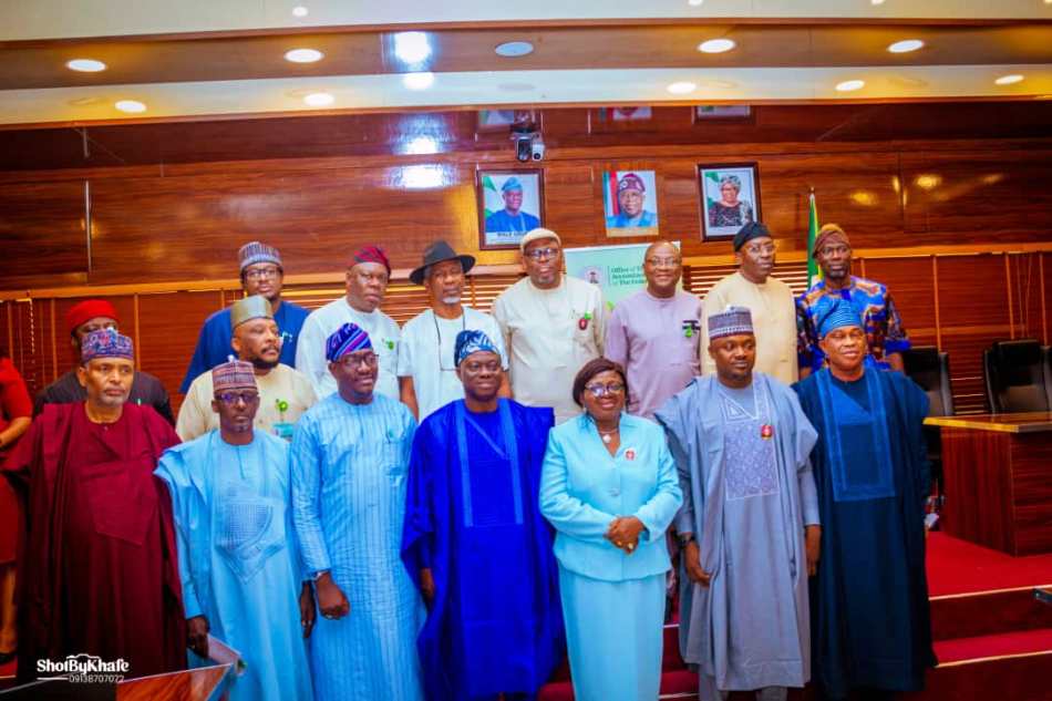from the middle the Chairman House Committee on Public Account Rep Bamidele Salam, the Accountant General of the Federation Dr. Mrs Oluwatoyin Sakirat Madein FCCA FCA and the members of the House Committee on Public Account during their oversight visit to the OAGF recently.
