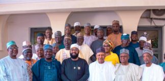 Niger State Governor Umar Bago (middle) flanked by the Minister of State for Agriculture and Food Security, Senator Aliyu Sabi Abdullahi (left) and Minister of Information and National Orientation, Mohammed Idris (right) and former Minister of State for Foreign Affairs, Ambassador Zubairu Dada (second right) as well as other members at the inauguration of the Niger State Development Forum in Abuja on Wednesday