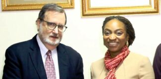 The Hon. Min. of Trade & Investment, FMITI, Dr. Jumoke Oduwole in a handshake with the outgoing US ambassador to Nigeria , Amb. Richard M. Mills jr. during his visit to the Ministry on Monday 04/08/25 in Abuja.